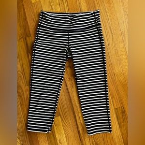 Athleta size medium, women’s Capri leggings.